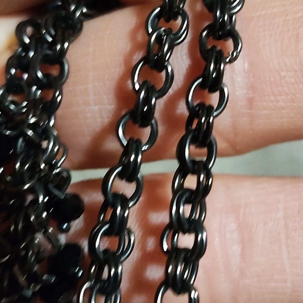 VINTAGE TINY BEADED BLACK CLUSTERED DANGLE GUNMETAL CHAIN 21" NECKLACE - Picture 6 of 10